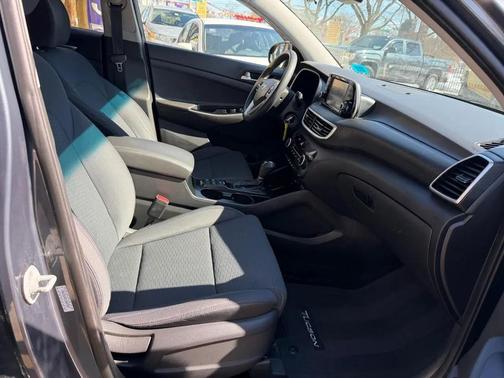 2020 Hyundai TUCSON SE