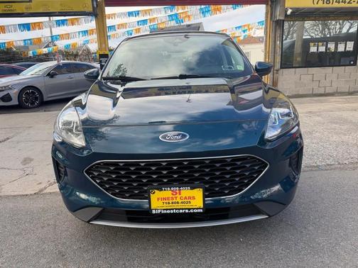 Dark Persian Green Metallic 2020 Ford Escape SE