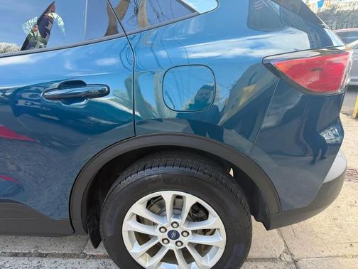 Dark Persian Green Metallic 2020 Ford Escape SE