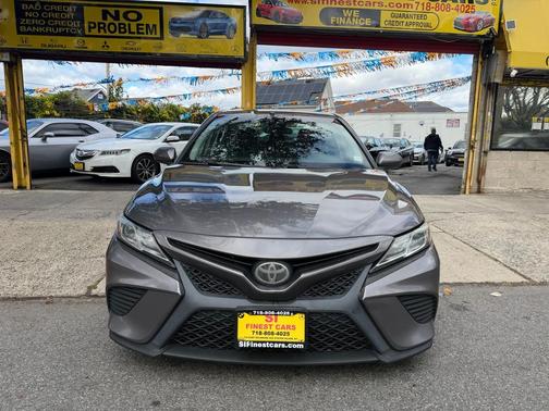 2018 Toyota Camry SE