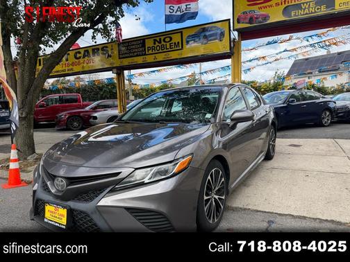 2018 Toyota Camry SE