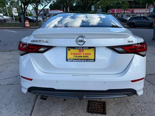 Aspen White Tricoat/Super Black 2023 Nissan Sentra SR