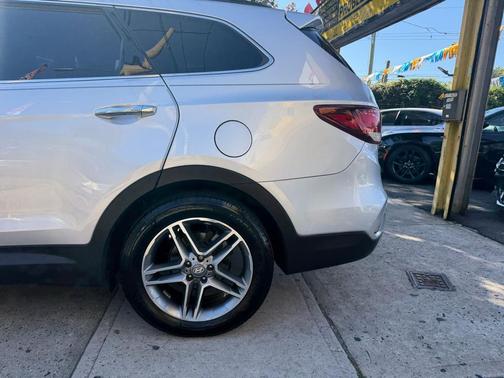 2017 Hyundai SANTA FE SE Ultimate