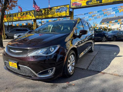 2019 Chrysler Pacifica Touring L