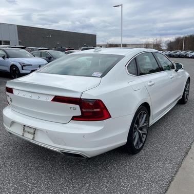 2019 Volvo S90 T5 Momentum