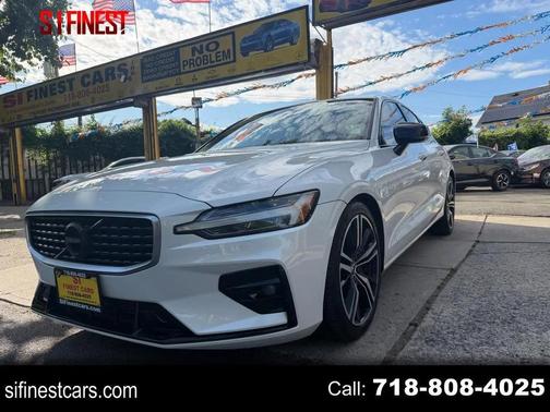Crystal White Pearl Metallic 2019 Volvo S60 T6 R-Design