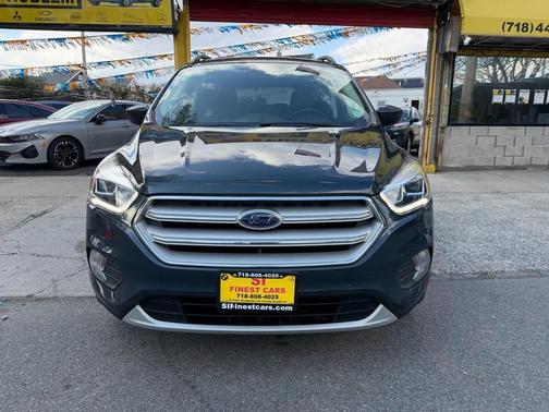 Baltic Sea Green Metallic 2019 Ford Escape SEL