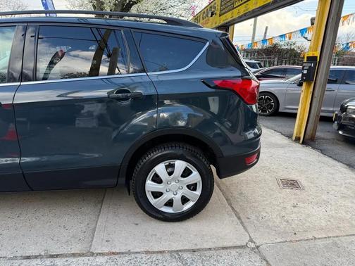 Baltic Sea Green Metallic 2019 Ford Escape SEL