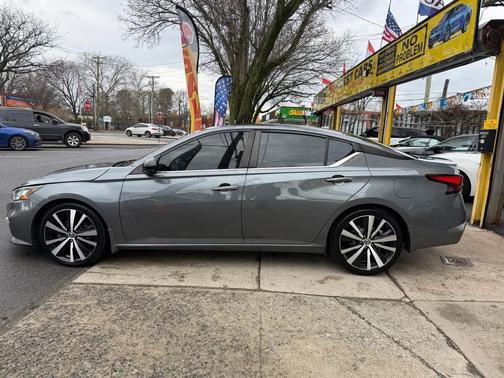 2020 Nissan Altima SR FWD