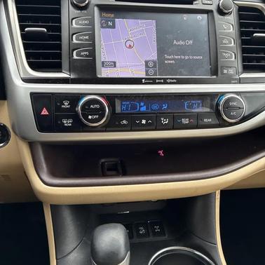 Blizzard Pearl 2018 Toyota Highlander SE