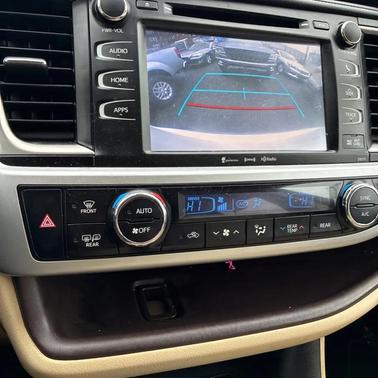 Blizzard Pearl 2018 Toyota Highlander SE