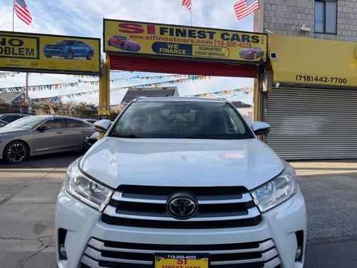 Blizzard Pearl 2018 Toyota Highlander SE