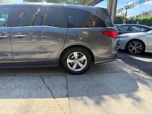 Gray 2018 Honda Odyssey EX-L