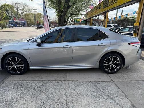 Celestial Silver Metallic 2020 Toyota Camry SE