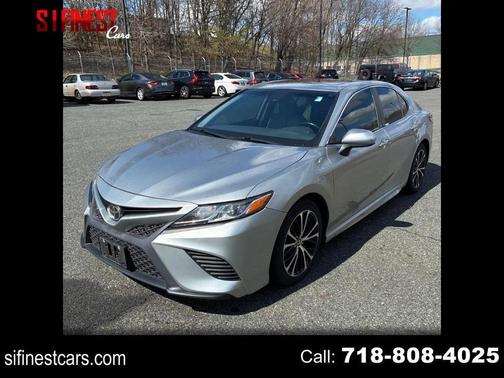 Celestial Silver Metallic 2020 Toyota Camry SE