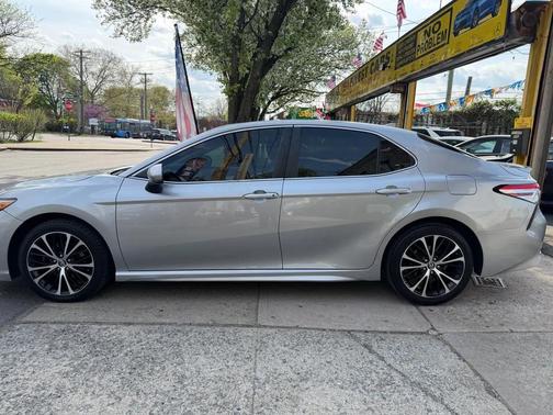 Celestial Silver Metallic 2020 Toyota Camry SE