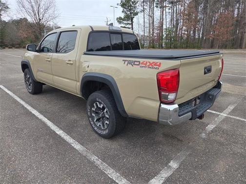 2016 Toyota Tacoma SR