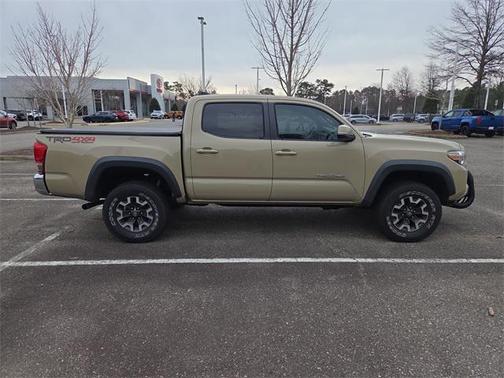2016 Toyota Tacoma SR