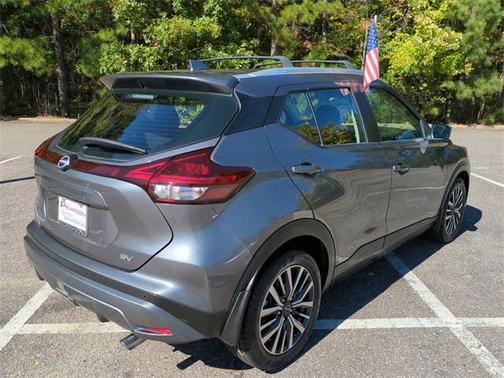 2022 Nissan Kicks SV
