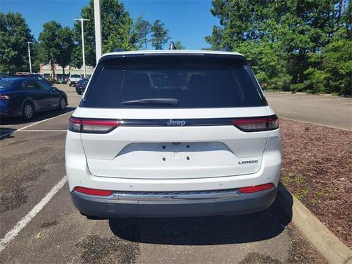 2023 Jeep Grand Cherokee Laredo