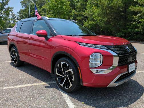 Red 2023 Mitsubishi Outlander SEL Black Edition