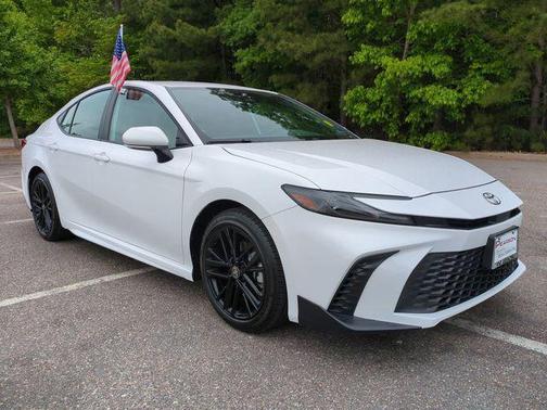 Ice Cap 2026 Toyota Camry SE