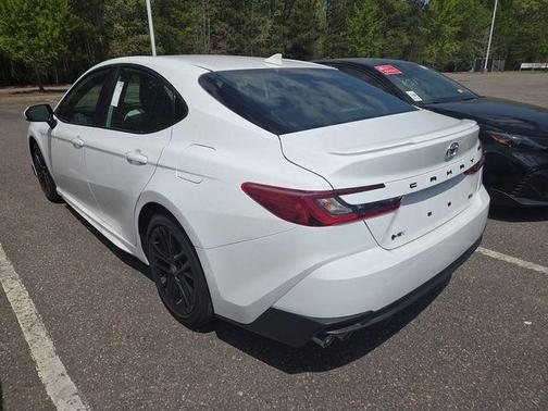 Ice Cap 2026 Toyota Camry SE