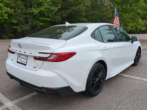 Ice Cap 2026 Toyota Camry SE