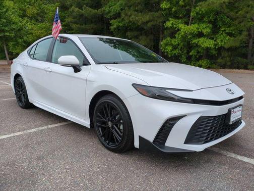 Ice Cap 2026 Toyota Camry SE