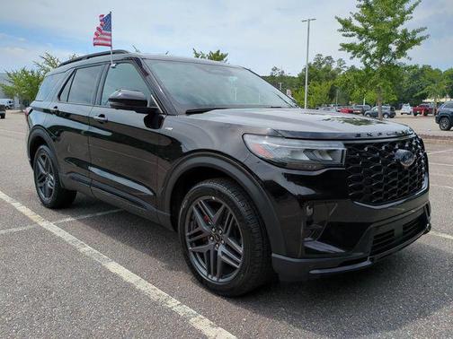 Black Metallic 2025 Ford Explorer ST-Line