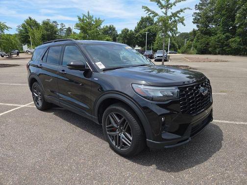 Black Metallic 2025 Ford Explorer ST-Line