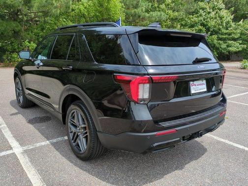 Black Metallic 2025 Ford Explorer ST-Line