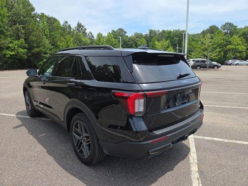 Black Metallic 2025 Ford Explorer ST-Line
