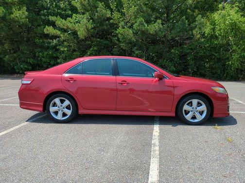 Barcelona Red Metallic 2011 Toyota Camry SE