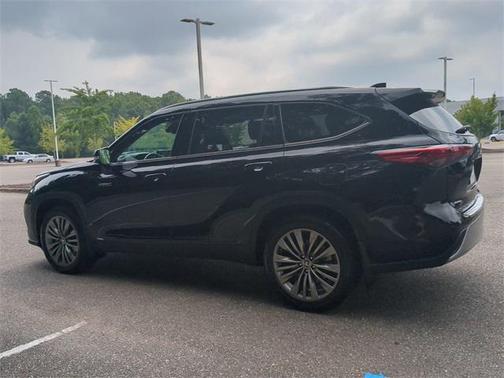 2021 Toyota Highlander Hybrid Platinum