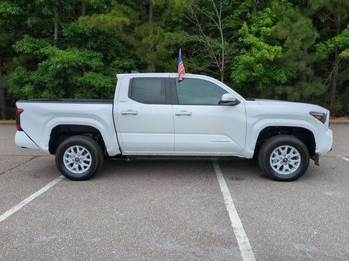 Ice Cap 2026 Toyota Tacoma SR5
