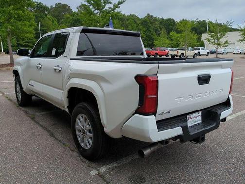Ice Cap 2026 Toyota Tacoma SR5