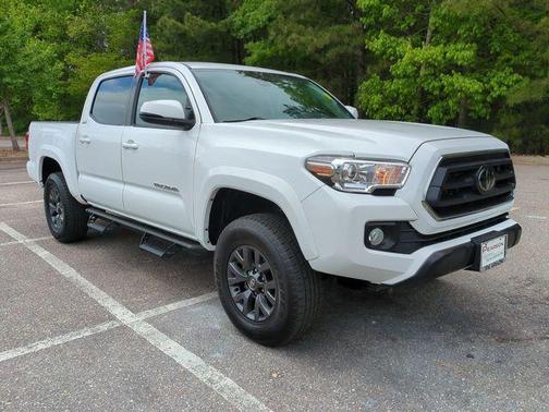 Ice Cap 2023 Toyota Tacoma SR5