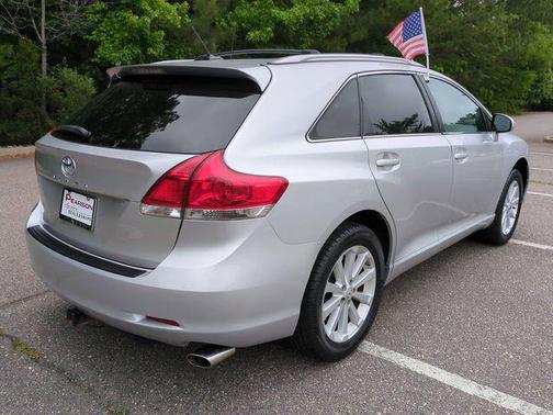 Classic Silver Metallic 2010 Toyota Venza Base