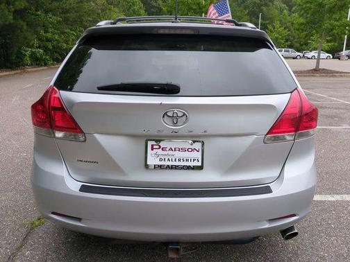 Classic Silver Metallic 2010 Toyota Venza Base