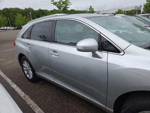 Classic Silver Metallic 2010 Toyota Venza Base