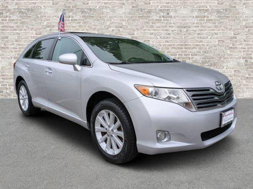 Classic Silver Metallic 2010 Toyota Venza Base