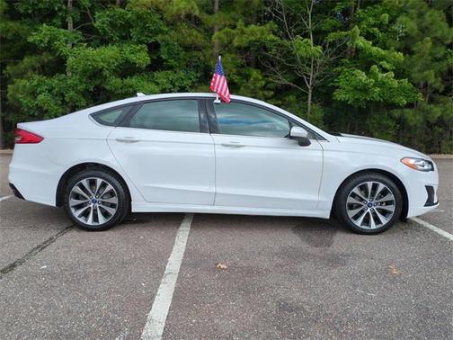2020 Ford Fusion SE