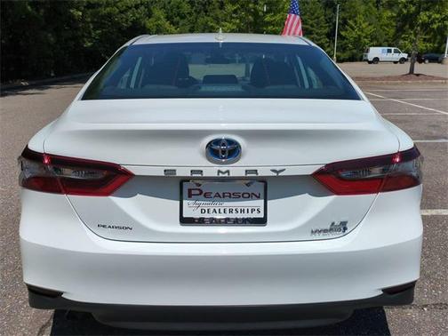 2024 Toyota Camry Hybrid LE