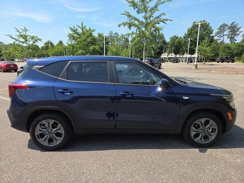 Dark Ocean Blue 2026 Kia Seltos LX