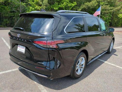 Midnight Black Metallic 2026 Toyota Sienna Limited