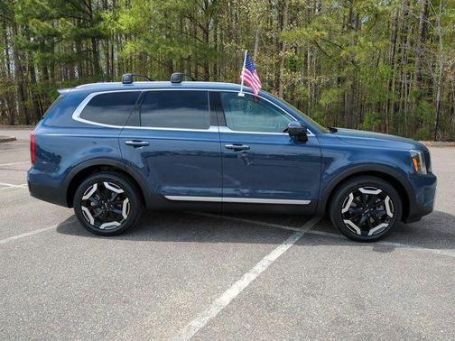 Midnight Lake Blue 2025 Kia Telluride S