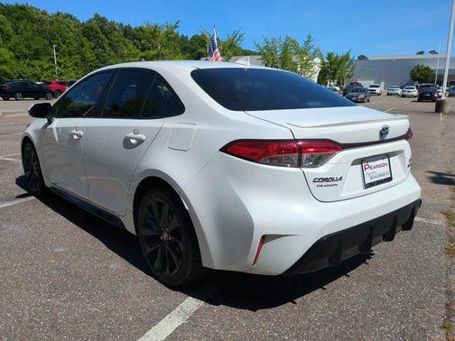 Ice Cap 2024 Toyota Corolla Hybrid SE