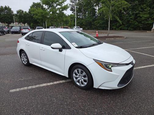 Super White 2021 Toyota Corolla LE