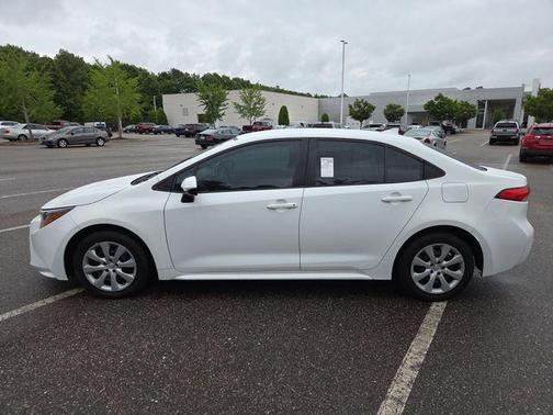 Super White 2021 Toyota Corolla LE